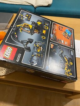 LEGO Technic 42053 Volvo EW 160E - 4