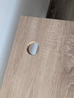 Kancelářský stůl - 4