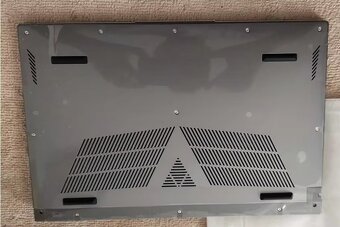 Kovový 15,6" i9-10980HK / 64GB / 2TB M.2 NVM / 2TB SSD - 4