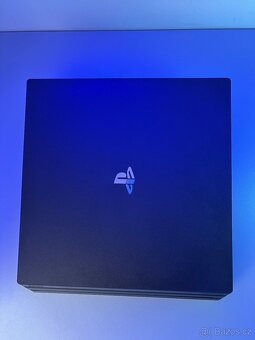 PS4 Pro 1TB + 2 Ovladače Dualshock - 4