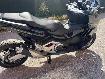 Honda Forza 750 ABS,TC (2022) TOP stav, jako nová, 16 tis.km - 4