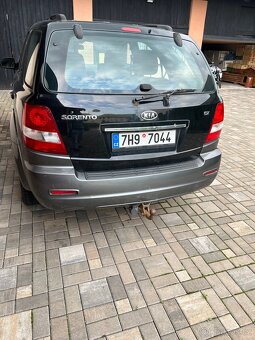 Kia Sorento - 4