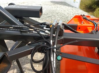 Komunální Zametač na traktor - 4