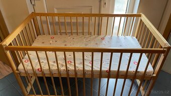 Dřevěná dětská postýlka české značky - 4
