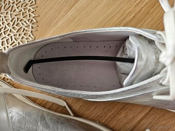 Nové kožené dámské polobotky/tenisky zn. Lasocki - 4