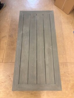 NÍZKÝ DŘEVĚNÝ MASIVNÍ STŮL - 4