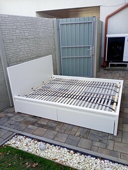 Prodám manželskou postel IKEA 180cm x 200cm - 4