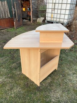 ROHOVÝ POČÍTAČOVÝ STOLEK. - 4