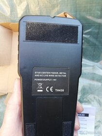 Nový digitální detektor kovů a dřeva ve stěnách - TH430 - 4