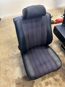 W123 modre predni sedacky - 4