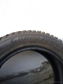 Zimní pneu 205/55 R16 s hroty Good Year - 4