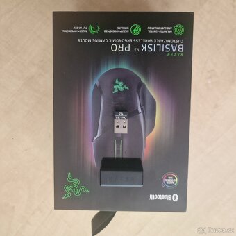 Razer BASILISK V3 Pro + WIRELESS CHARGING PUCK - 4