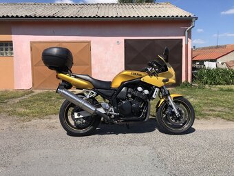 Yamaha FZS 600 Fazer - 4
