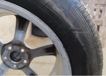 Zimní pneu 235/60/18 R18 Dunlop 7,5mm+ - 4