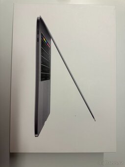 Macbook Pro 15" TouchBar 2018/19 i7 / 256 GB / 16GB - 4