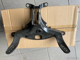 Yamaha R1 přední maska a lešení - 4