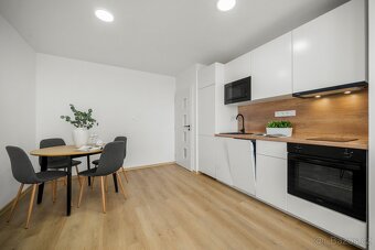 Moderní byt 2+kk po kompletní rekonstrukci v Neratovicích - 4