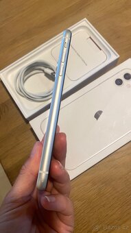 iPhone 11 64GB bily, dobry stav - 4