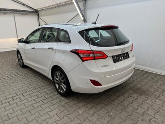 Hyundai i30 combi 1.6 CRDi,100 kW,manual,Style,AC,1maj,DPH - 4