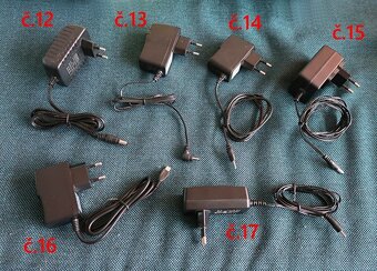 "Šuplíkové" síťové, USB, auto nabíječky a sluchátka vše OK - 4