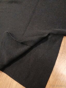 Dámský volný vlněný svetr COS vel. uni - 4