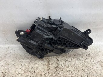 Přední levý xenon Škoda Superb 2 facelift - 4