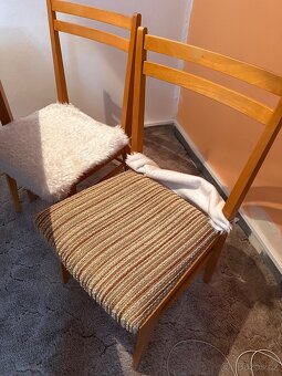 Rozkládací jídelní stůl a židle - 4