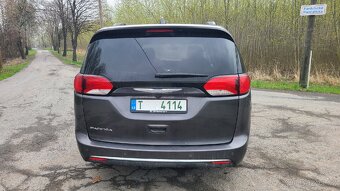 Chrysler Pacifica Touring L - 4