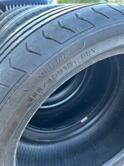 Pneu 225/40/18 dot1118 - 4