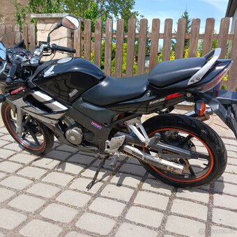 Honda CBR 125 - 4