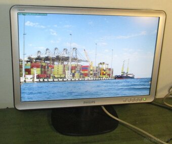 Širokoúhlý LCD monitor PHILIPS 19 palců 1440x900 - 4