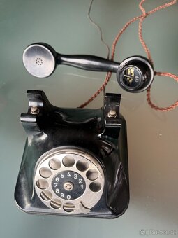 Starožitný bakelitový telefon - 4