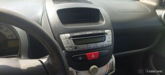 Prodám citroen C1 rv 2011 pěkný stav - 4