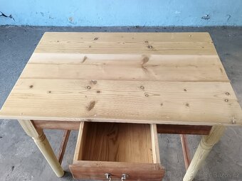 stůl po renovaci - 4