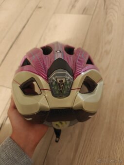 Cyklistická helma velikosti S/M - 4