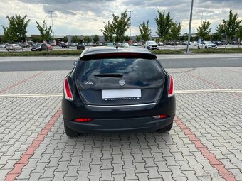 Lancia Delta 2.0 JTD 121kw 6 rychl 1. maj v ČR - 4