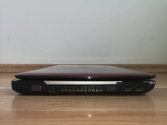Notebook Fujitsu LifeBook AH531 - 4