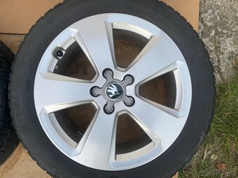 Alu kola 5x112.r17.zimni pneu 205/50/17.Škoda,Audi,Vw,Seat - 4