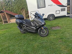 Boční držáky kufru Shad na Honda Forza 125 300 350 Honda ADV - 4