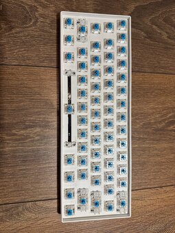 herní klávesnice Royal Kludge RK61 - 4