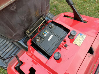 Zahradní traktor Twin Cut - 4