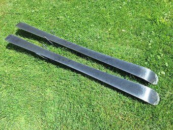 Prodám použité carvingové lyže Blizzard XO 151 cm - 4