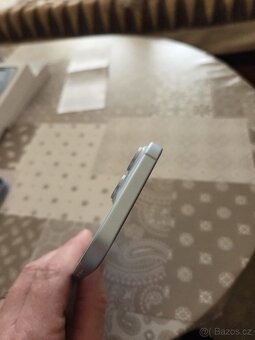 Apple iPhone 15 blue 128gb - 4