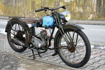 Historický Peugeot - 4