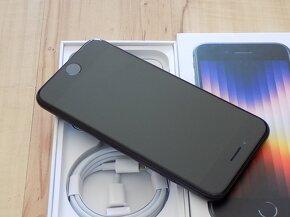 Apple iPhone SE (2022) 128GB Black TOP stav, ZARUKA - 4