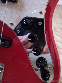 Bass kytara Marcus Miller V7 - 4
