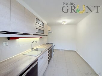 Pronájem bytu 2+1 s balkónem, 60 m2 - Karviná - Mizerov - 4