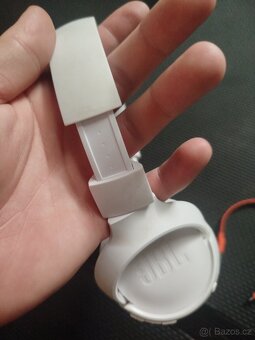 Sluchátka JBL Tune 520BT bílé - 4