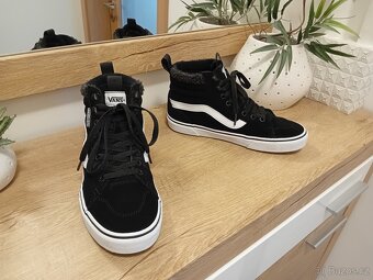 Vans zateplené tenisky vel. 40,5 kožené unisex - 4