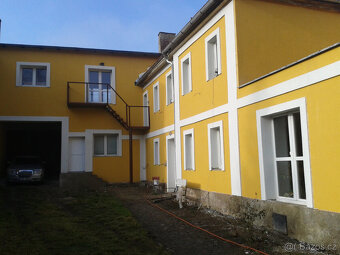 Rodinný dům s prodejnou potravin v centru obce - 4